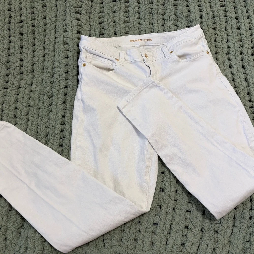Michael Kors White Skinny Jeans – Size 8 – Gold Button Detail ✨🤍